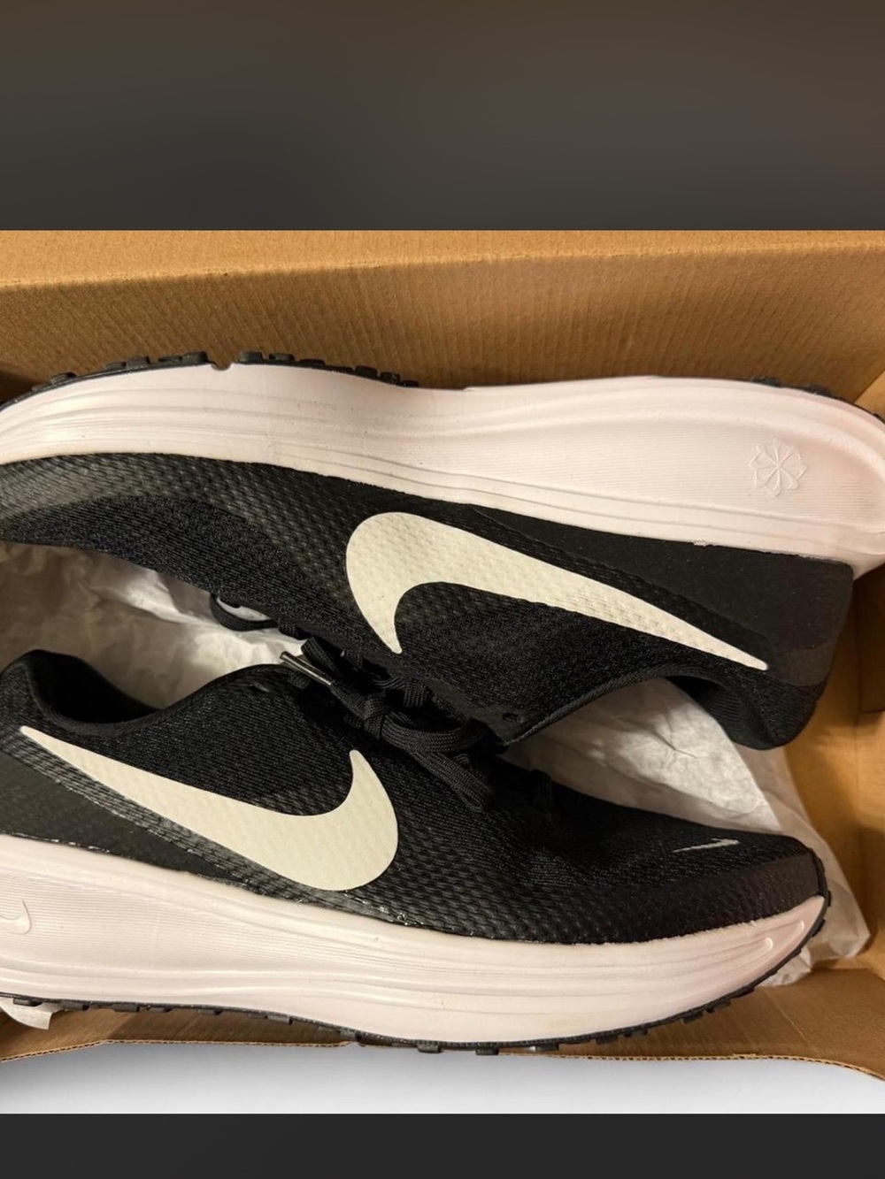 Nike Black and White Athletic Running Sneakers